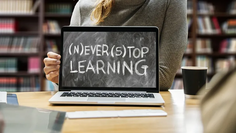 découvrez les différentes options d'apprentissage qui s'offrent à vous, que ce soit en ligne, en présentiel ou en hybride. explorez des méthodes variées adaptées à vos besoins et à votre style d'apprentissage, et optimisez votre parcours éducatif.